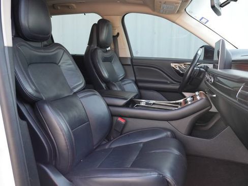 Used 2020 Lincoln Aviator Reserve w/ Equipment Group 202A AWD/4WD image 16