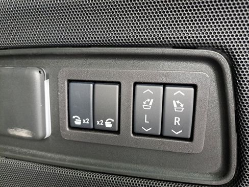 Used 2024 Cadillac Escalade ESV Premium Luxury image 25