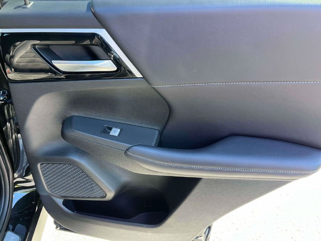 Used 2024 Mitsubishi Outlander SE AWD/4WD image 19