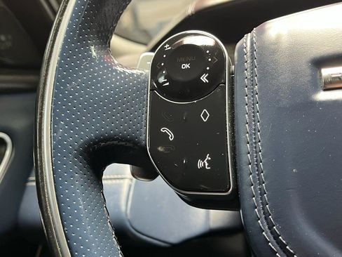 Used 2018 Land Rover Range Rover Velar R-Dynamic SE AWD/4WD image 14