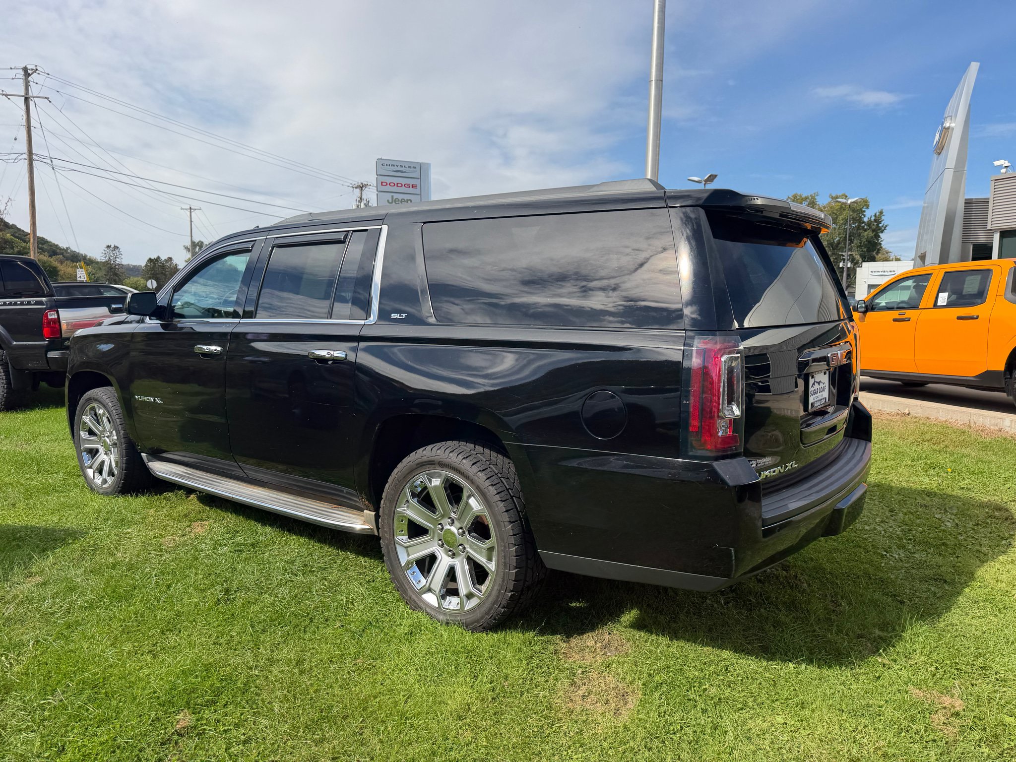 Used 2015 GMC Yukon XL SLT AWD/4WD image 5