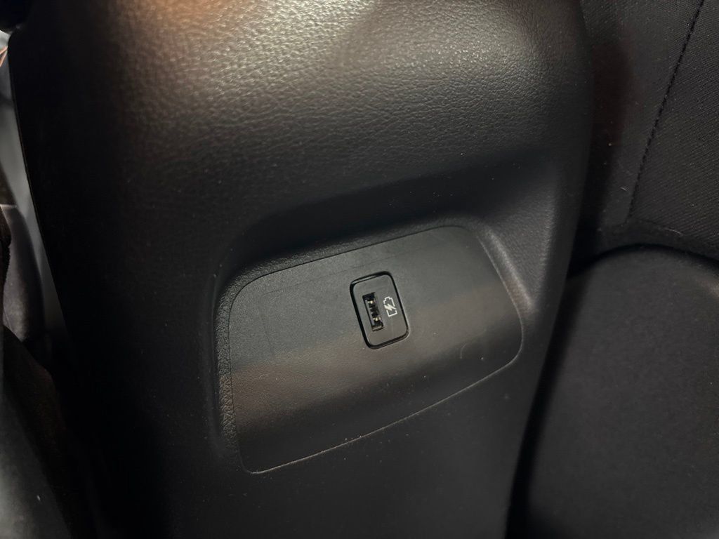 Used 2021 Nissan Sentra SR FWD image 32