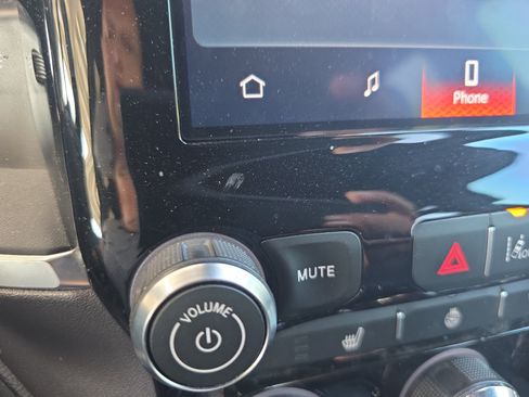 Used 2025 RAM 1500 Big Horn RWD image 15
