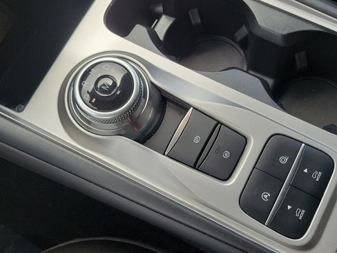 Used 2020 Ford Explorer XLT RWD image 30