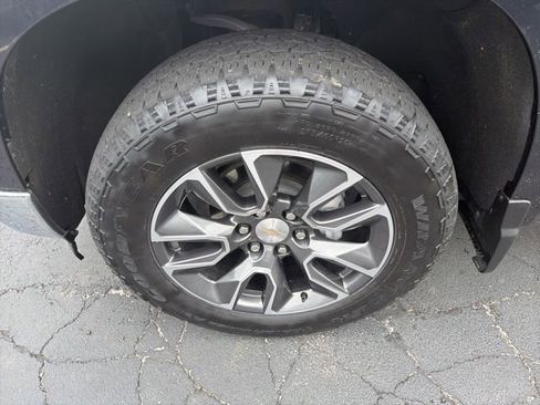 Used 2024 Chevrolet Silverado 1500 LT AWD/4WD image 10