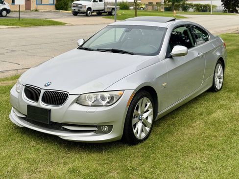 Used 2011 BMW 328i xDrive Coupe AWD/4WD image 2
