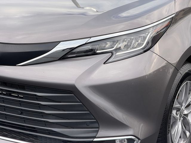 Certified 2022 Toyota Sienna XLE FWD image 10