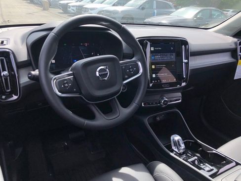 New 2025 Volvo XC40 B5 Ultra w/ Protection Package Premier image 15