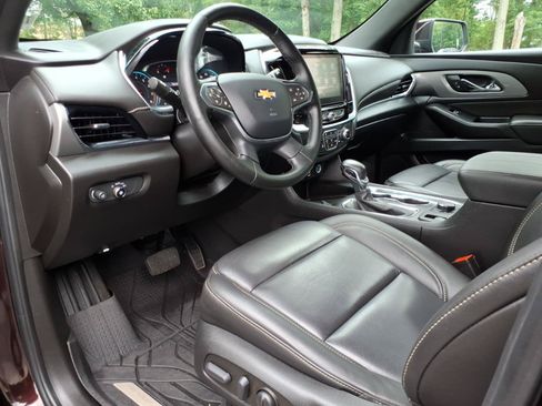 Certified 2023 Chevrolet Traverse LT w/ LT Premium Package AWD/4WD image 15