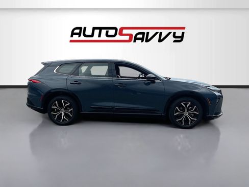 Used 2025 Toyota Crown Signia AWD/4WD image 8