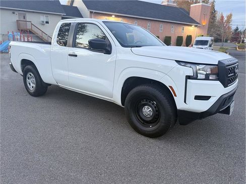 Used 2024 Nissan Frontier S w/ S Utility Package image 7
