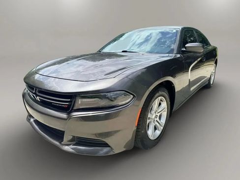 Used 2015 Dodge Charger SE w/ Popular Equipment Group RWD image 4