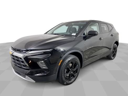 Used 2025 Chevrolet Blazer LT FWD image 4