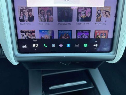 Used 2020 Tesla Model X Long Range image 28
