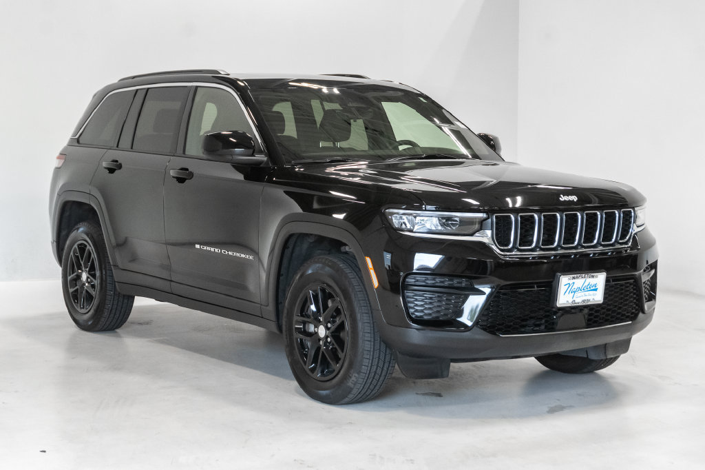 Used 2025 Jeep Grand Cherokee Laredo X w/ Luxury Tech Group I AWD/4WD image 6