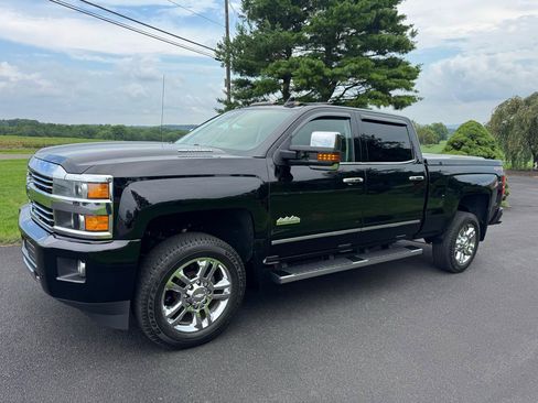 Used 2015 Chevrolet Silverado 2500 High Country w/ Duramax Plus Package AWD/4WD image 2