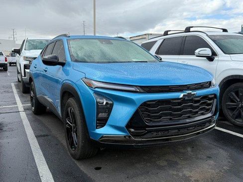 Used 2025 Chevrolet Trax ACTIV w/ Driver Confidence Package image 2