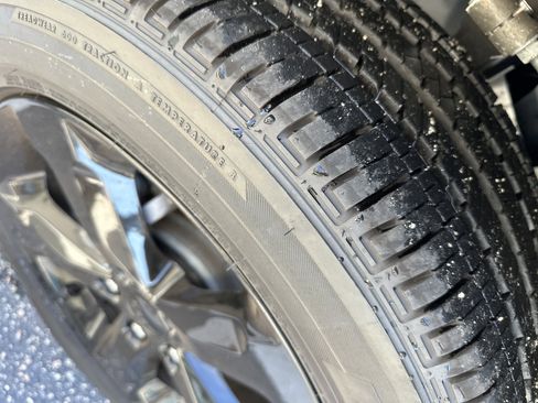 Used 2025 Jeep Grand Cherokee Altitude AWD/4WD image 4