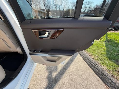 Used 2014 Mercedes-Benz GLK 350 4MATIC image 17