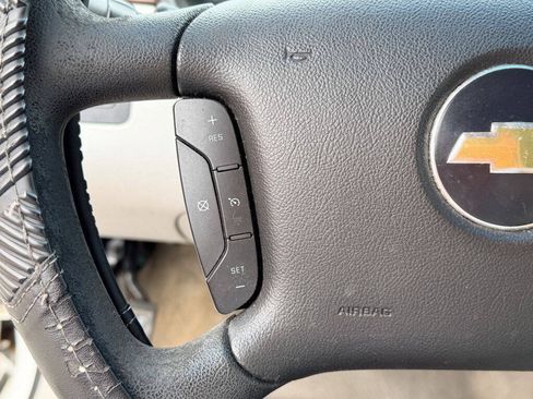 Used 2011 Chevrolet Impala LS FWD image 12