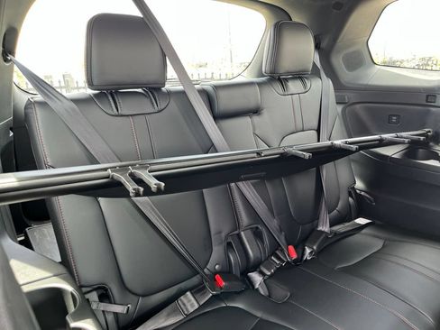 Used 2025 Honda Pilot Black Edition image 20