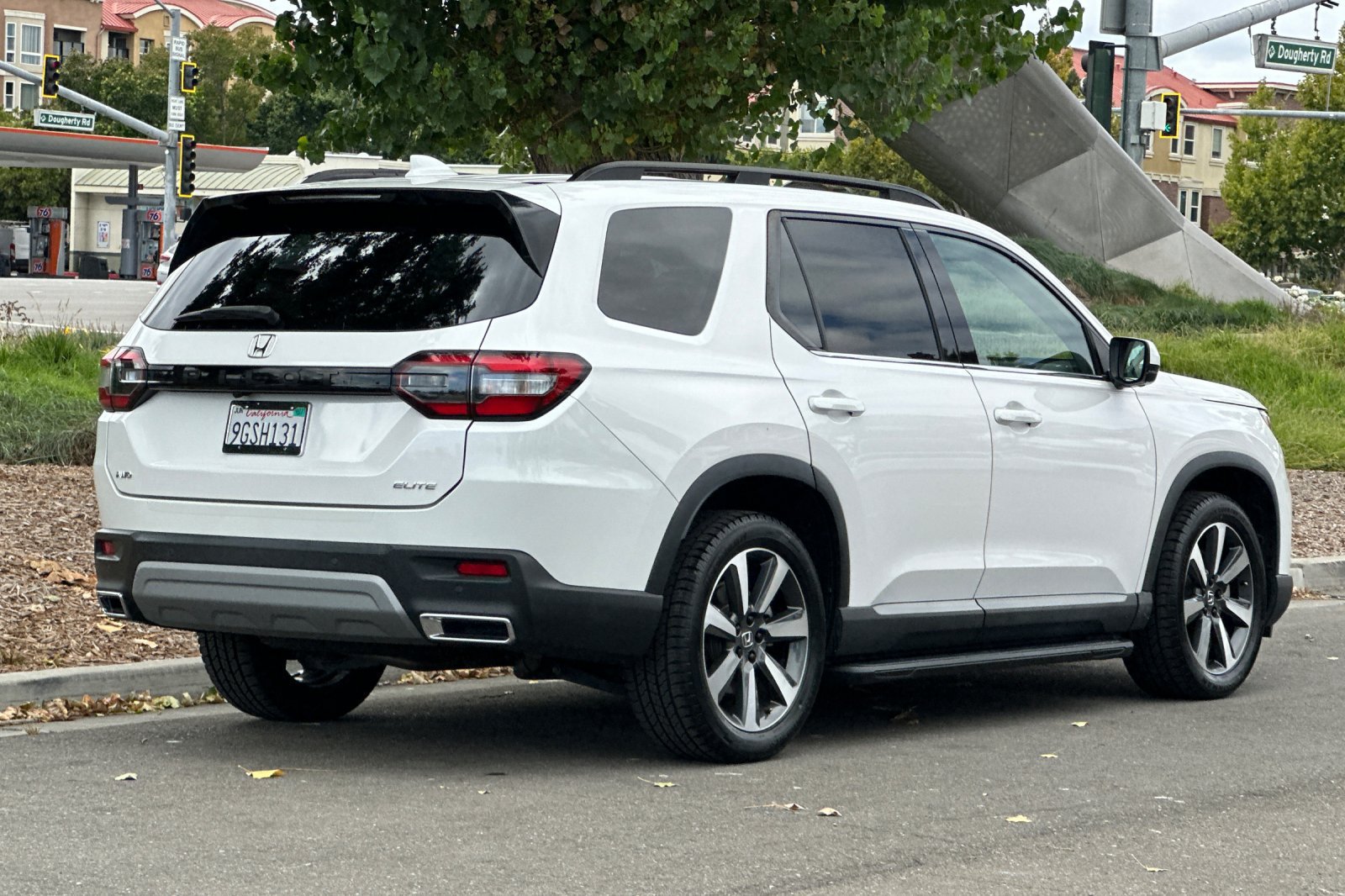 Certified 2023 Honda Pilot Elite image 4