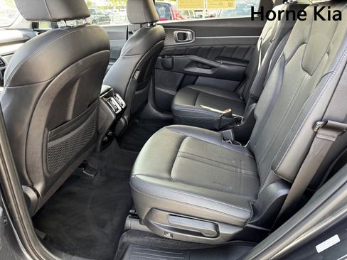 Certified 2022 Kia Sorento SX image 13