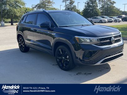 Used 2023 Volkswagen Taos SE w/ Panoramic Sunroof Package
