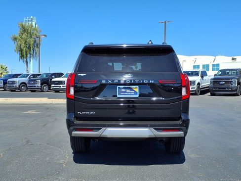 Certified 2025 Ford Expedition Platinum AWD/4WD image 5