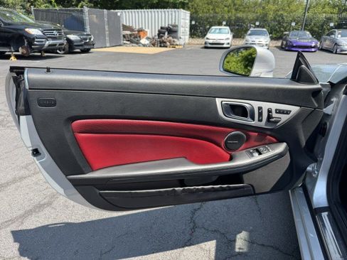 Used 2013 Mercedes-Benz SLK 250 image 17
