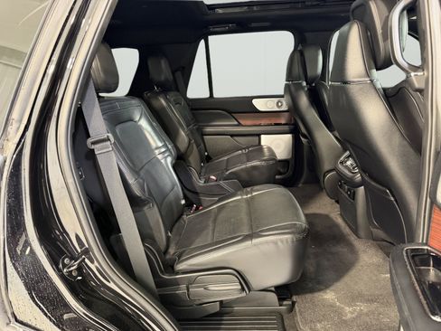 Used 2020 Lincoln Navigator Reserve w/ Equipment Group 208A Reserve AWD/4WD image 11