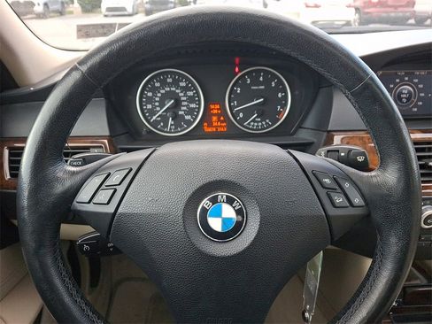 Used 2010 BMW 528i xDrive Sedan image 17