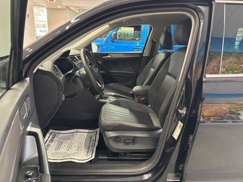 Used 2024 Volkswagen Tiguan SE image 22