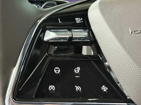 New 2026 Cadillac Escalade ESV Luxury image 15