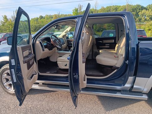 Used 2015 RAM 1500 Laramie w/ Convenience Group AWD/4WD image 9