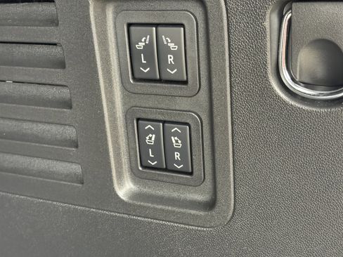 Used 2024 GMC Acadia Denali w/ Super Cruise Package image 10