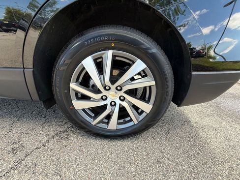 Used 2024 Chevrolet Equinox Premier AWD/4WD image 32
