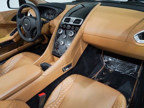 Used 2017 Aston Martin Vanquish Volante RWD image 15