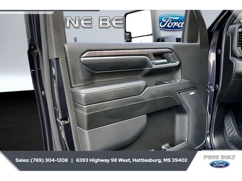 Used 2024 Chevrolet Silverado 2500 LTZ w/ LTZ Convenience Package AWD/4WD image 17