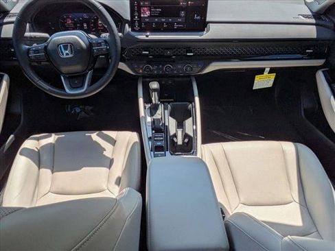 Used 2025 Honda Accord Touring image 17