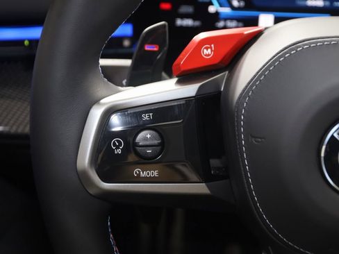 Used 2025 BMW M5 w/ Executive Package image 63