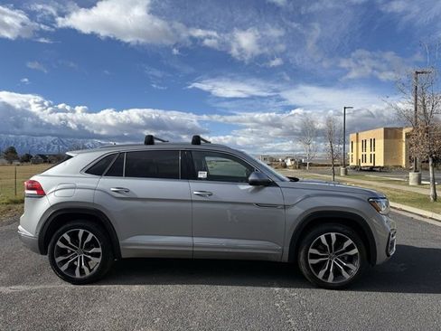 Used 2023 Volkswagen Atlas Cross Sport SEL Premium R-Line image 5