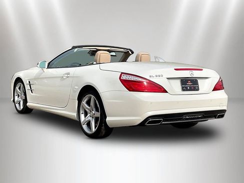 Used 2016 Mercedes-Benz SL 550 image 4