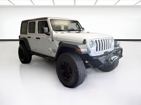 Used 2020 Jeep Wrangler Unlimited Sport S AWD/4WD image 3