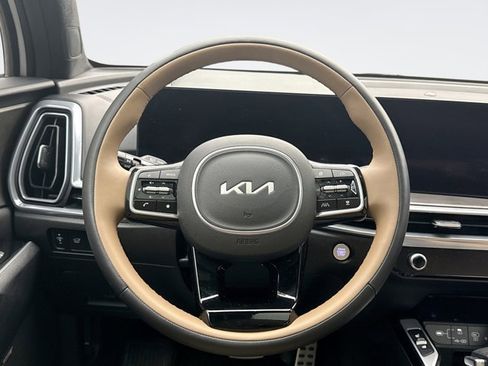 Used 2025 Kia Sorento SX Prestige w/ Olive Brown Leather Package AWD/4WD image 12