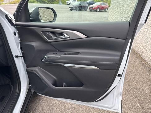 New 2026 Chevrolet Traverse LT w/ LPO, Floor Liner Package image 15