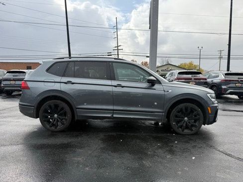 Used 2021 Volkswagen Tiguan SE R-Line image 3