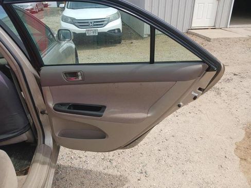 Used 2005 Toyota Camry LE FWD image 29