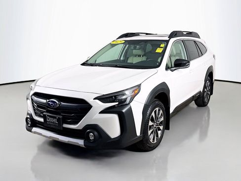 Used 2025 Subaru Outback Limited AWD/4WD image 4