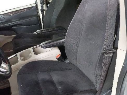 Used 2014 Dodge Grand Caravan SXT w/ UConnect Hands-Free Group FWD image 13